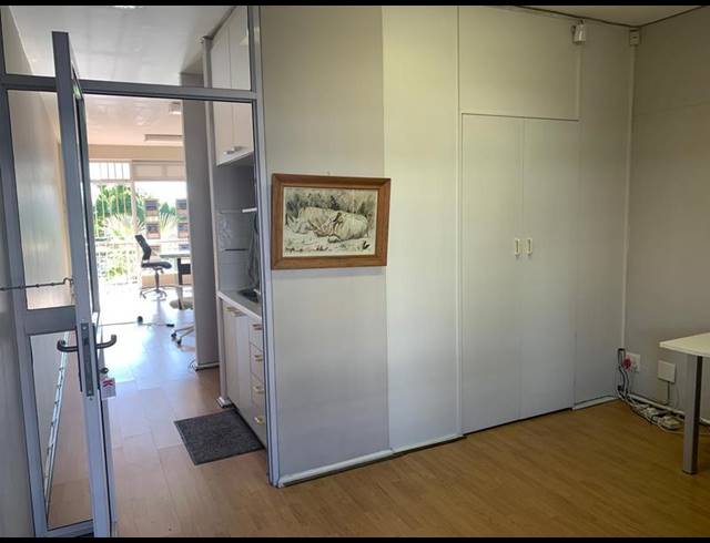 BUSINESS PROPERTY TO RENT IN WESTLAKE
